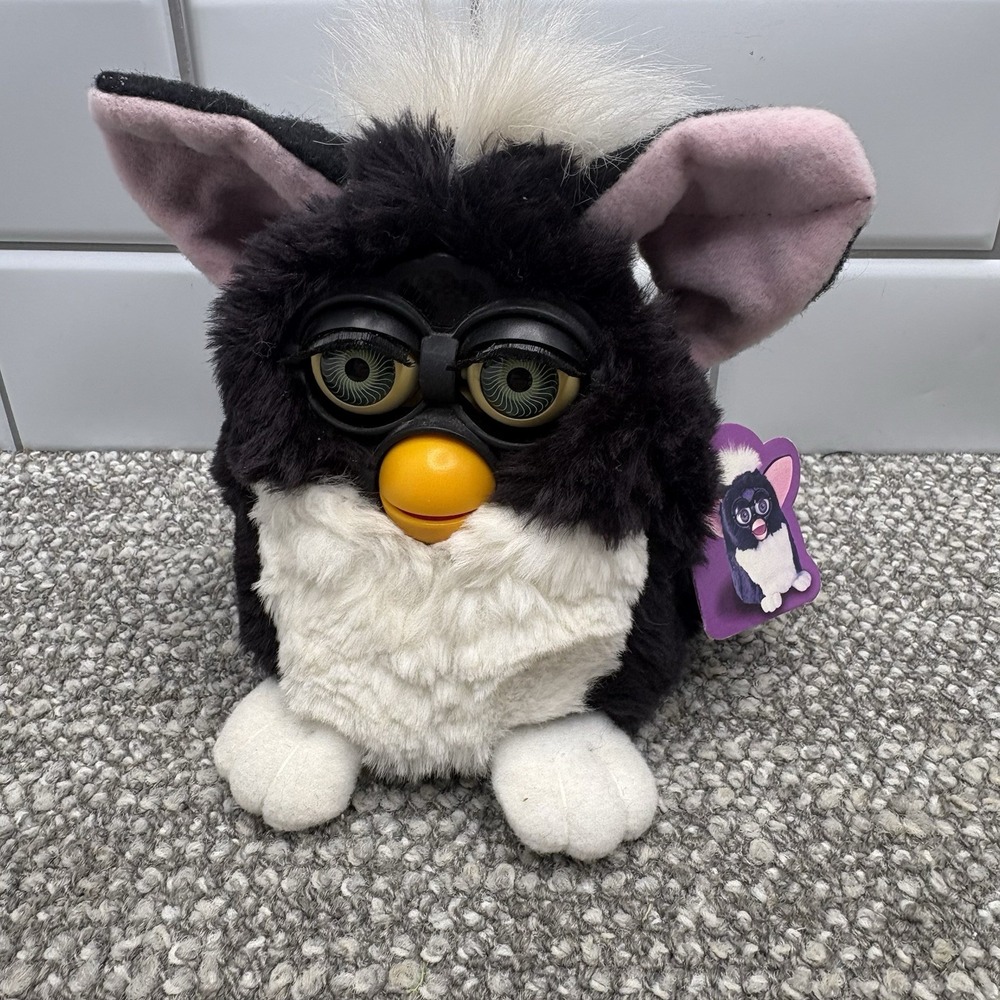 Tiger Electronics Furby Skunk Tuxedo Tested Works Hang Tag Attached Black White